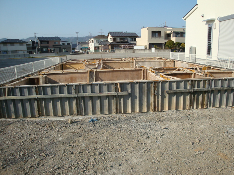 基礎工事型枠工事中